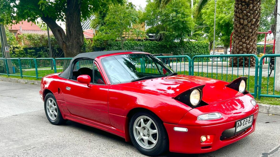 ¿Buscas un clásico deportivo? Este Mazda Miata MX-5 1991 puede ser tuyo